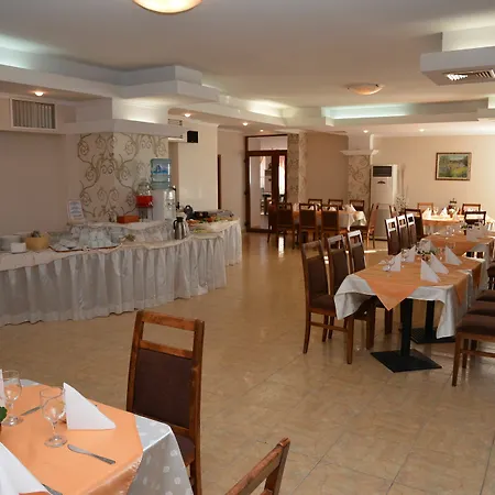Отель Amon Ra Family 3*